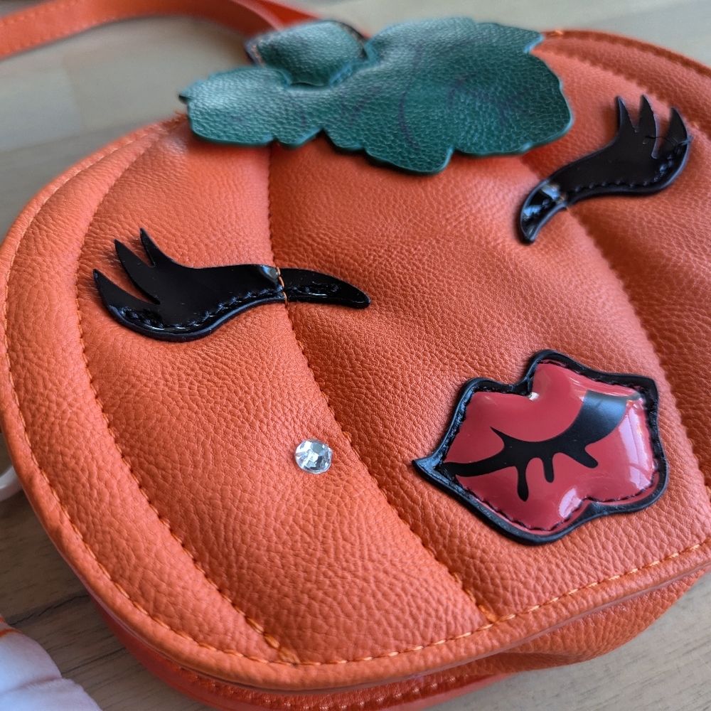 Betsey Johnson Pumpkin Purse‎ - Picture 3 of 10